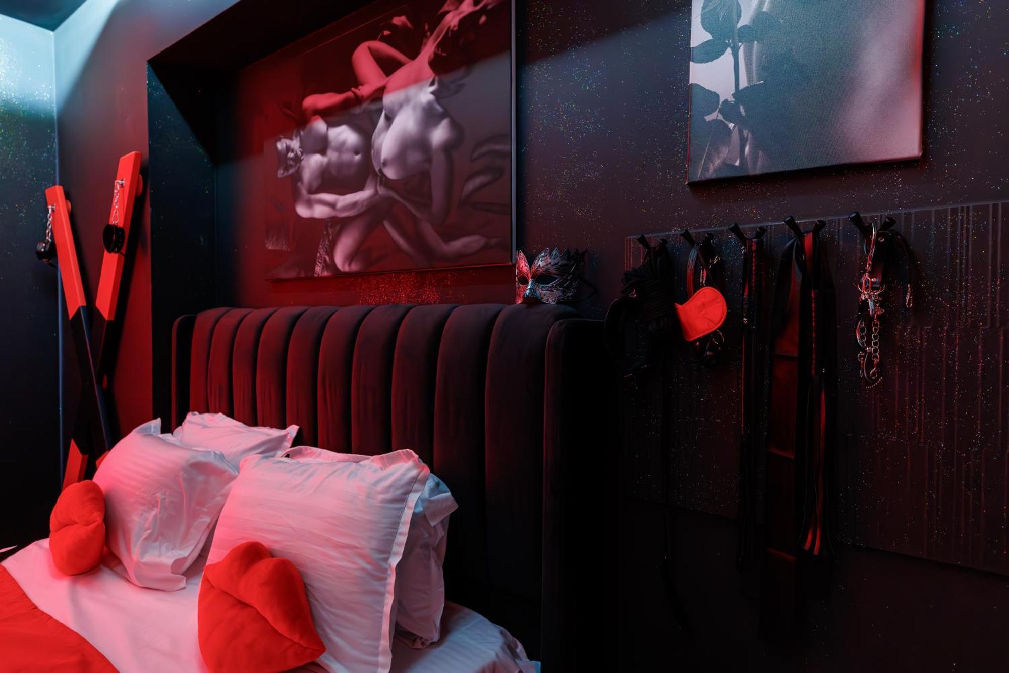 Romeo Nights - Love Rooms - Adults Only Бухарест Экстерьер фото
