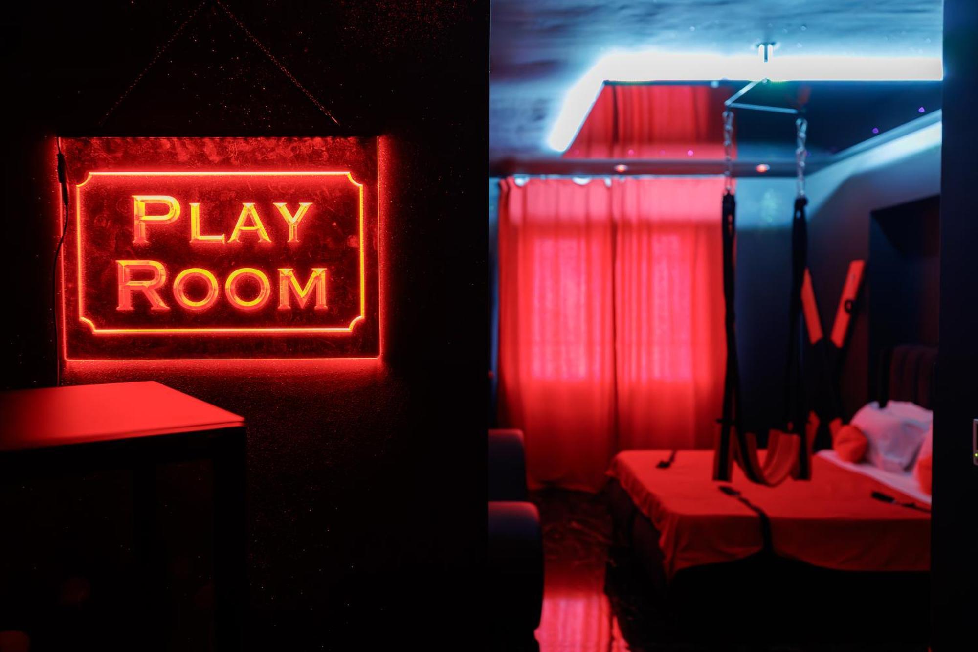 Romeo Nights - Love Rooms - Adults Only Бухарест Экстерьер фото