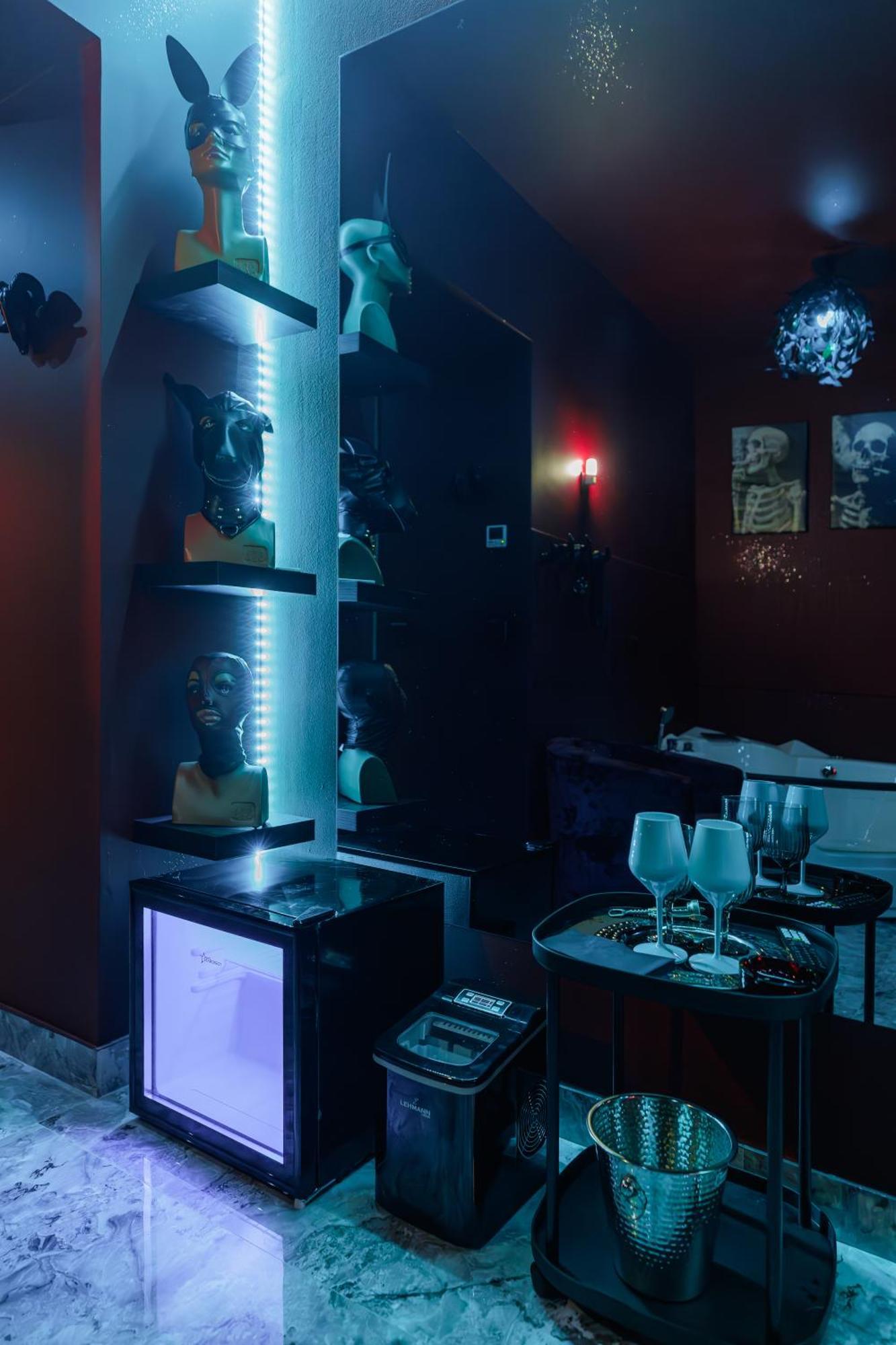 Romeo Nights - Love Rooms - Adults Only Бухарест Экстерьер фото